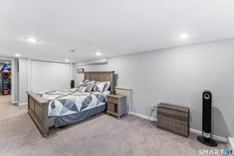 17 Greenbriar Lane Newtown CT 06470