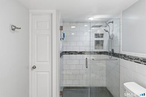 17 Greenbriar Lane Newtown CT 06470