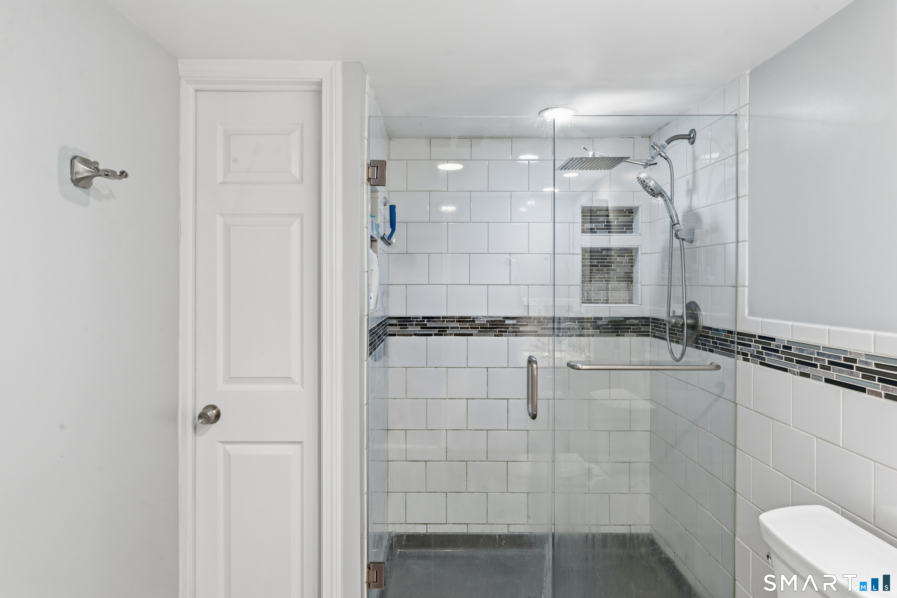 17 Greenbriar Lane Newtown CT 06470