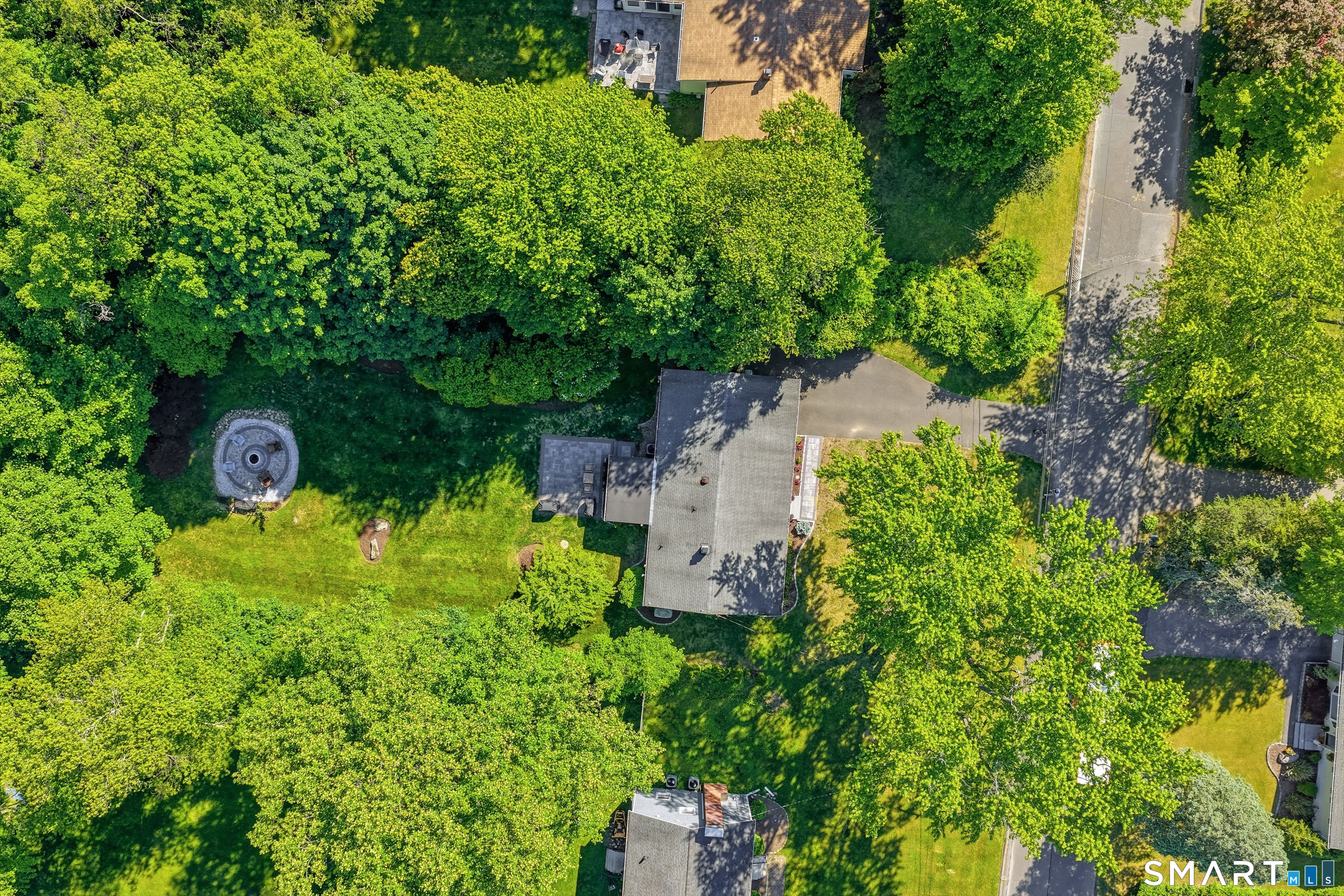17 Greenbriar Lane Newtown CT 06470