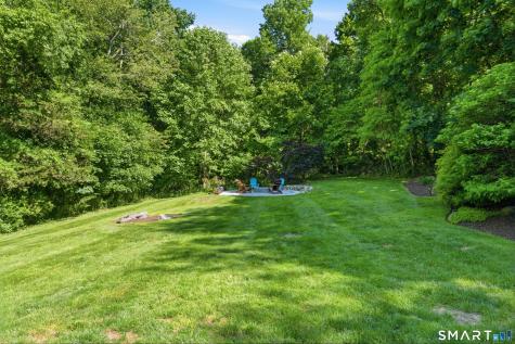 17 Greenbriar Lane Newtown CT 06470