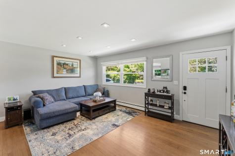 17 Greenbriar Lane Newtown CT 06470