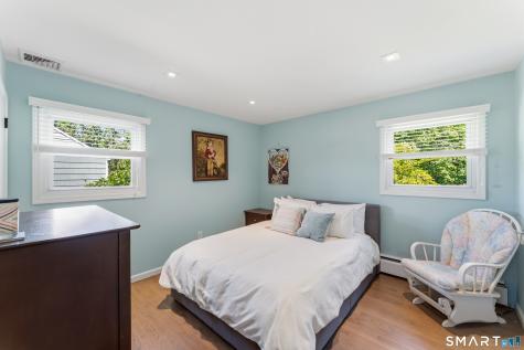 17 Greenbriar Lane Newtown CT 06470