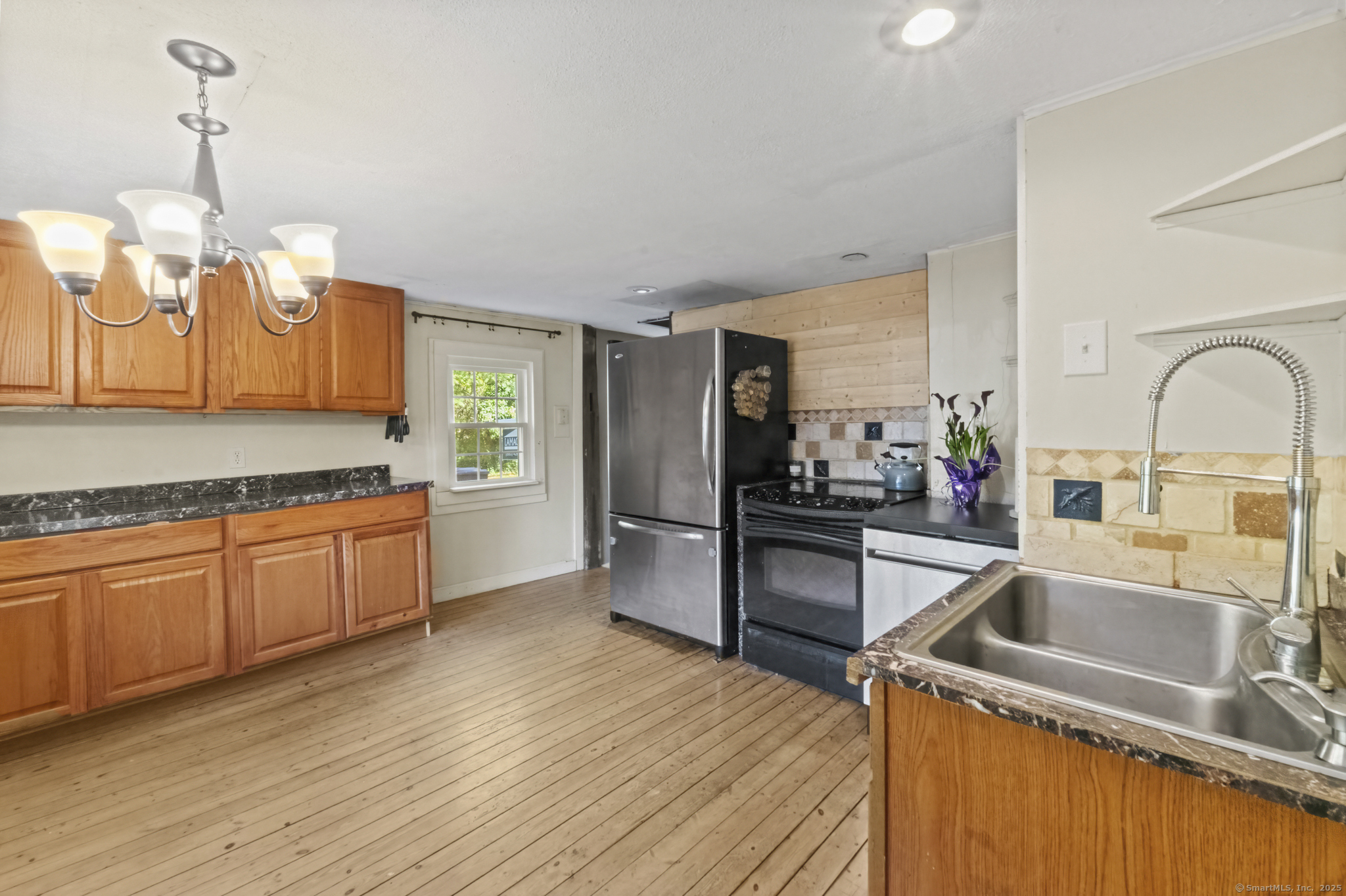 31 Railroad Avenue Farmington CT 06085