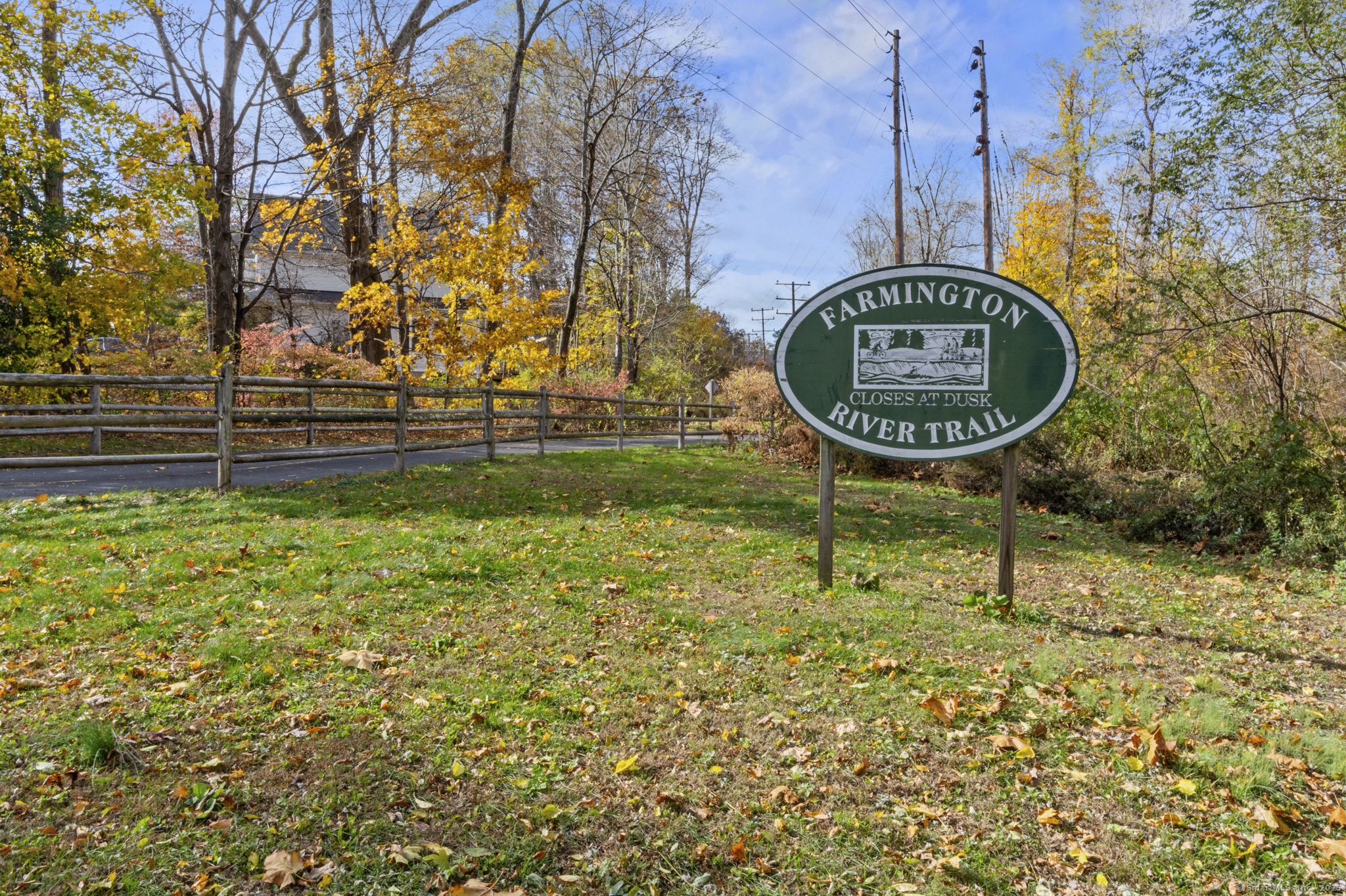 31 Railroad Avenue Farmington CT 06085