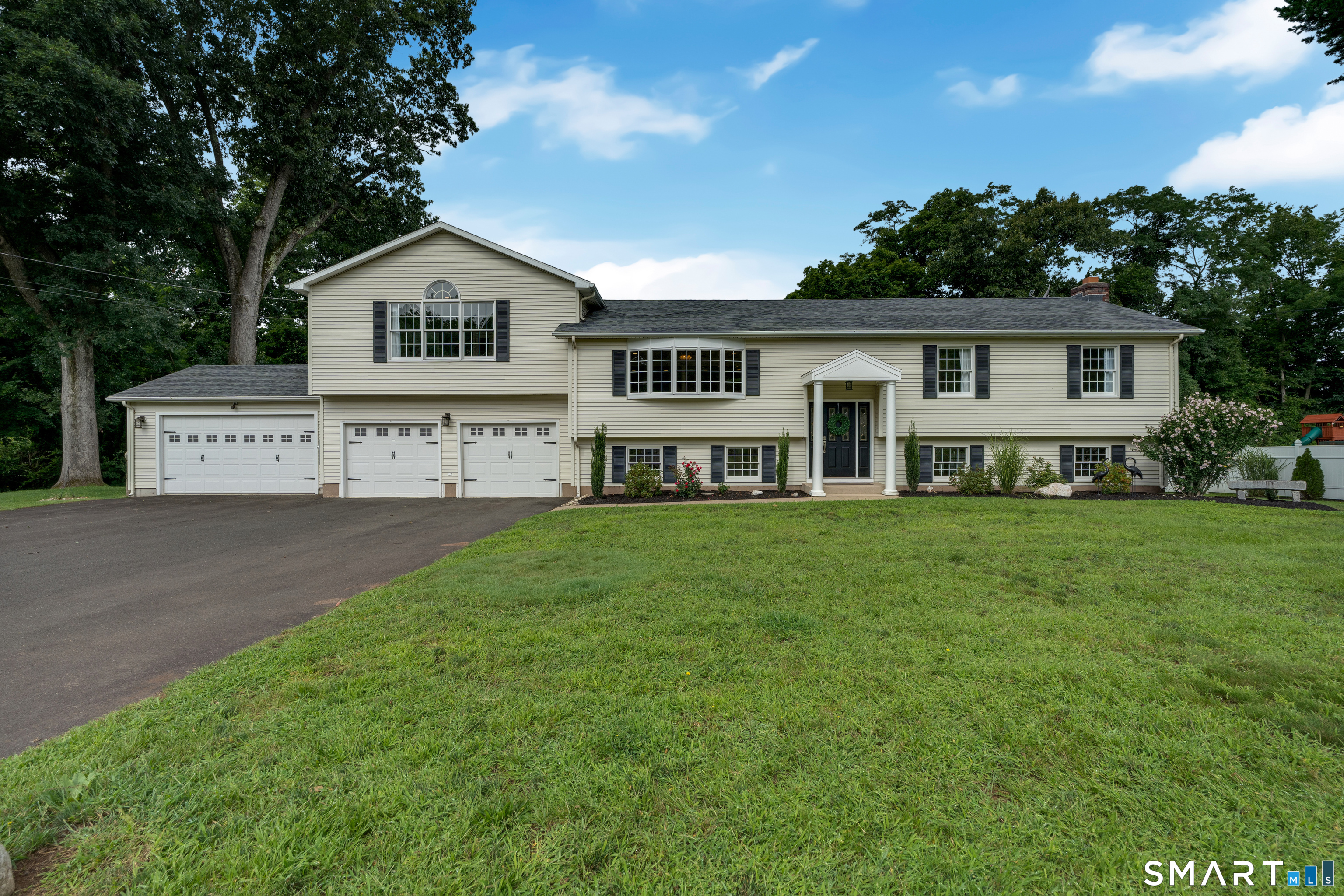 31 Stone Hedge Drive North Haven CT 06473