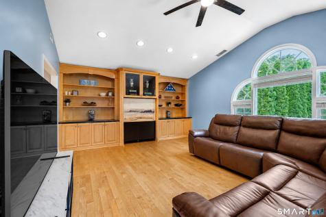 31 Stone Hedge Drive North Haven CT 06473