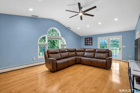 31 Stone Hedge Drive North Haven CT 06473