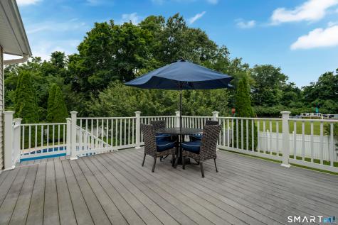 31 Stone Hedge Drive North Haven CT 06473