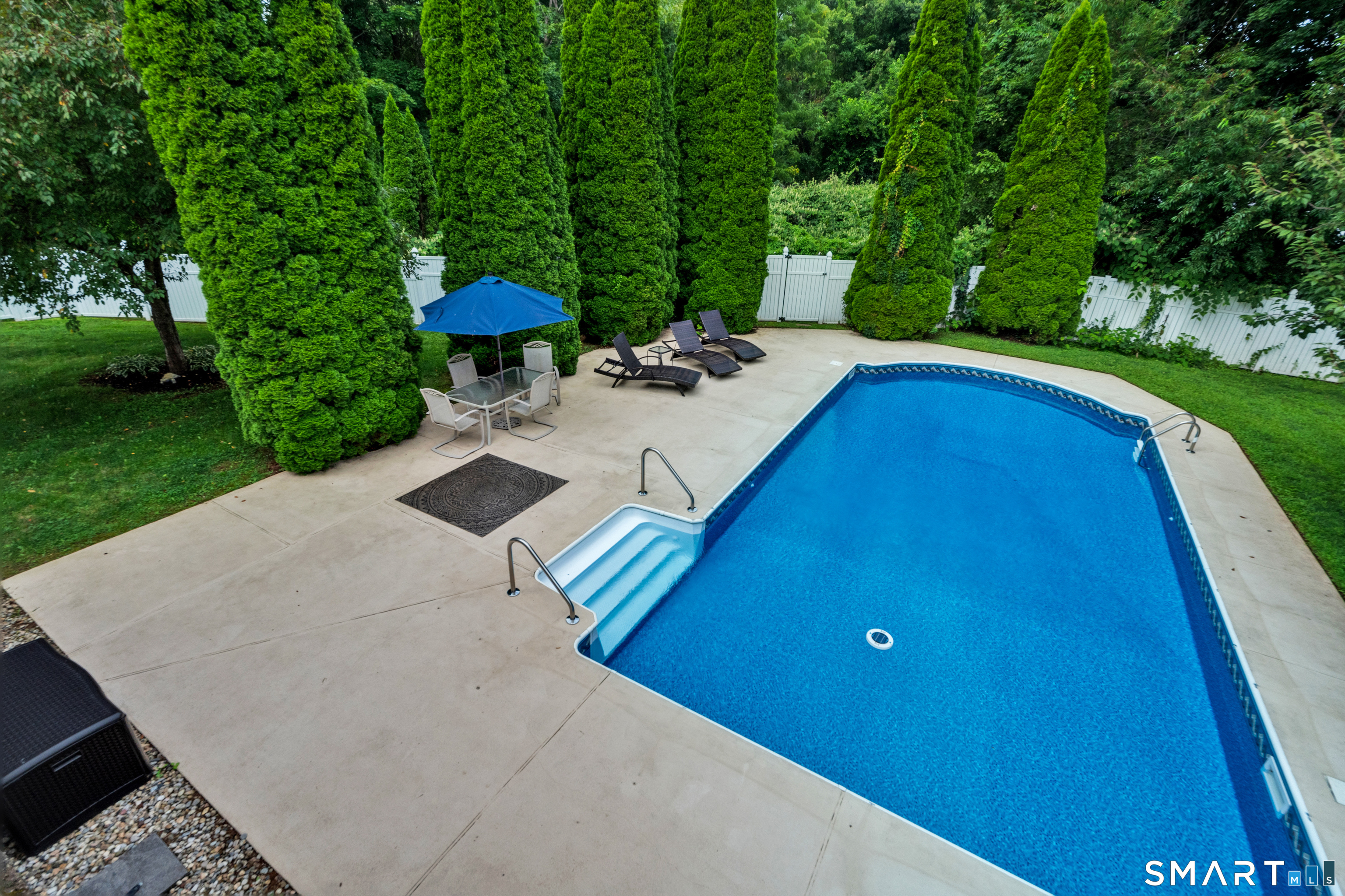 31 Stone Hedge Drive North Haven CT 06473
