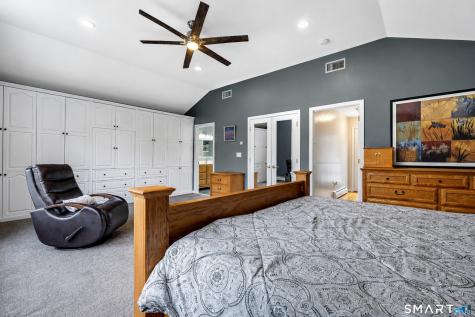 31 Stone Hedge Drive North Haven CT 06473