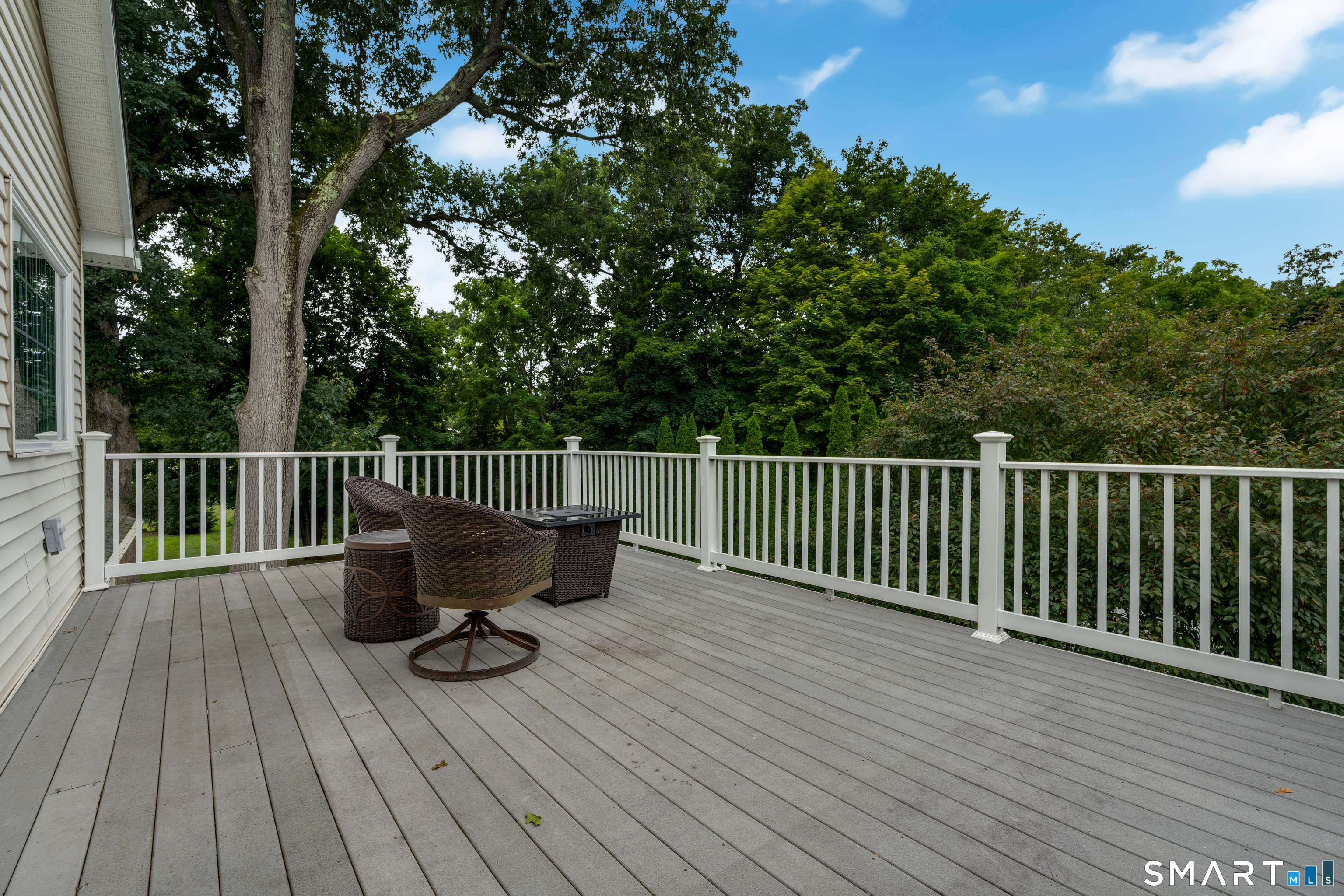 31 Stone Hedge Drive North Haven CT 06473