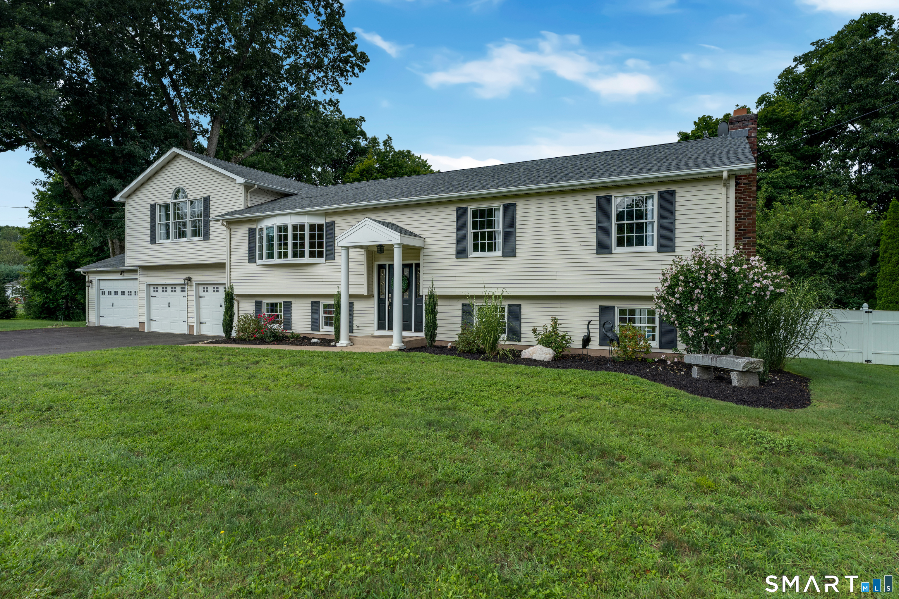 31 Stone Hedge Drive North Haven CT 06473