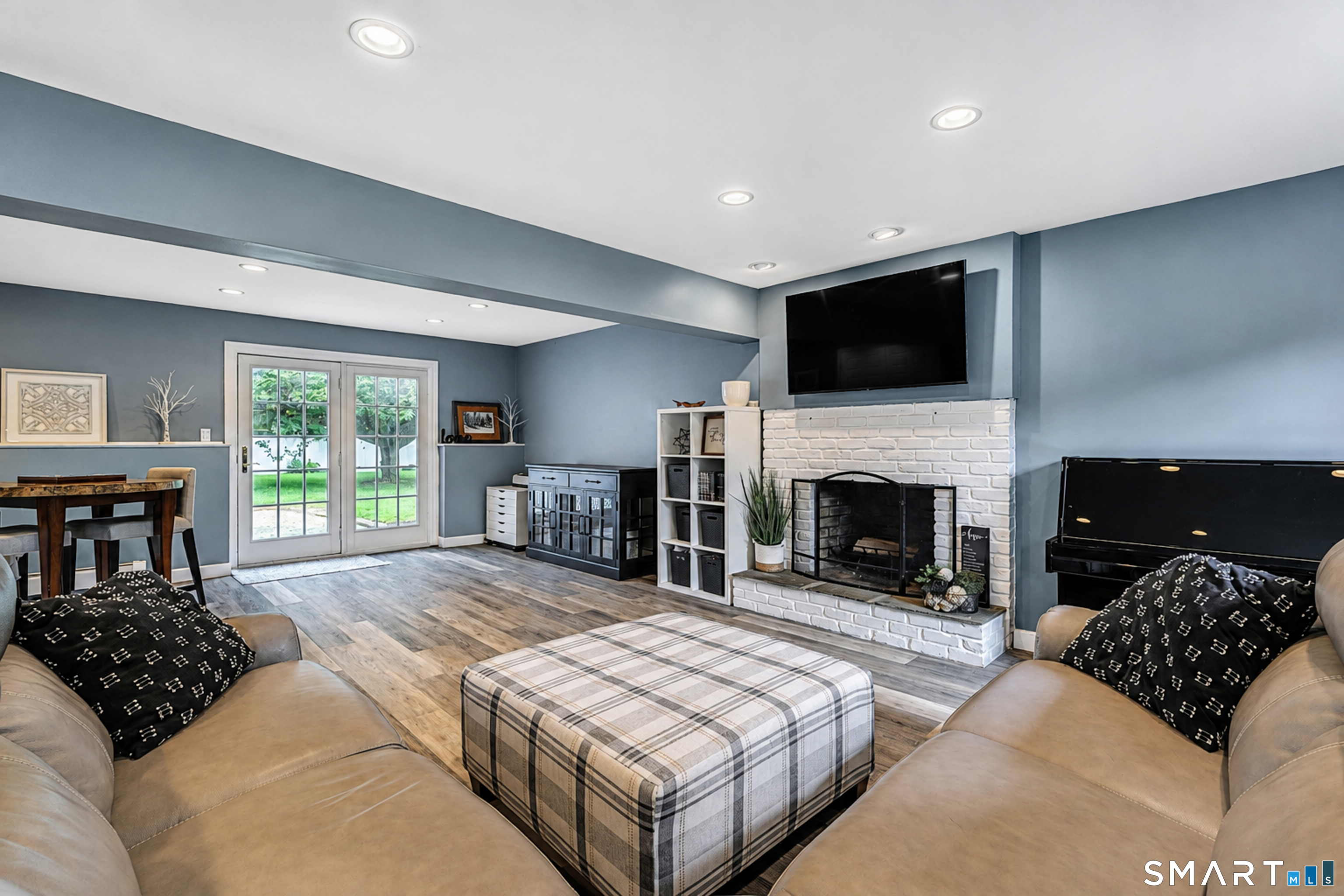 31 Stone Hedge Drive North Haven CT 06473