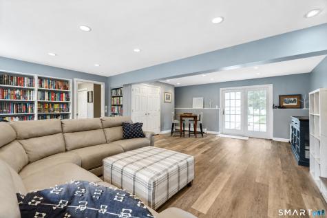 31 Stone Hedge Drive North Haven CT 06473