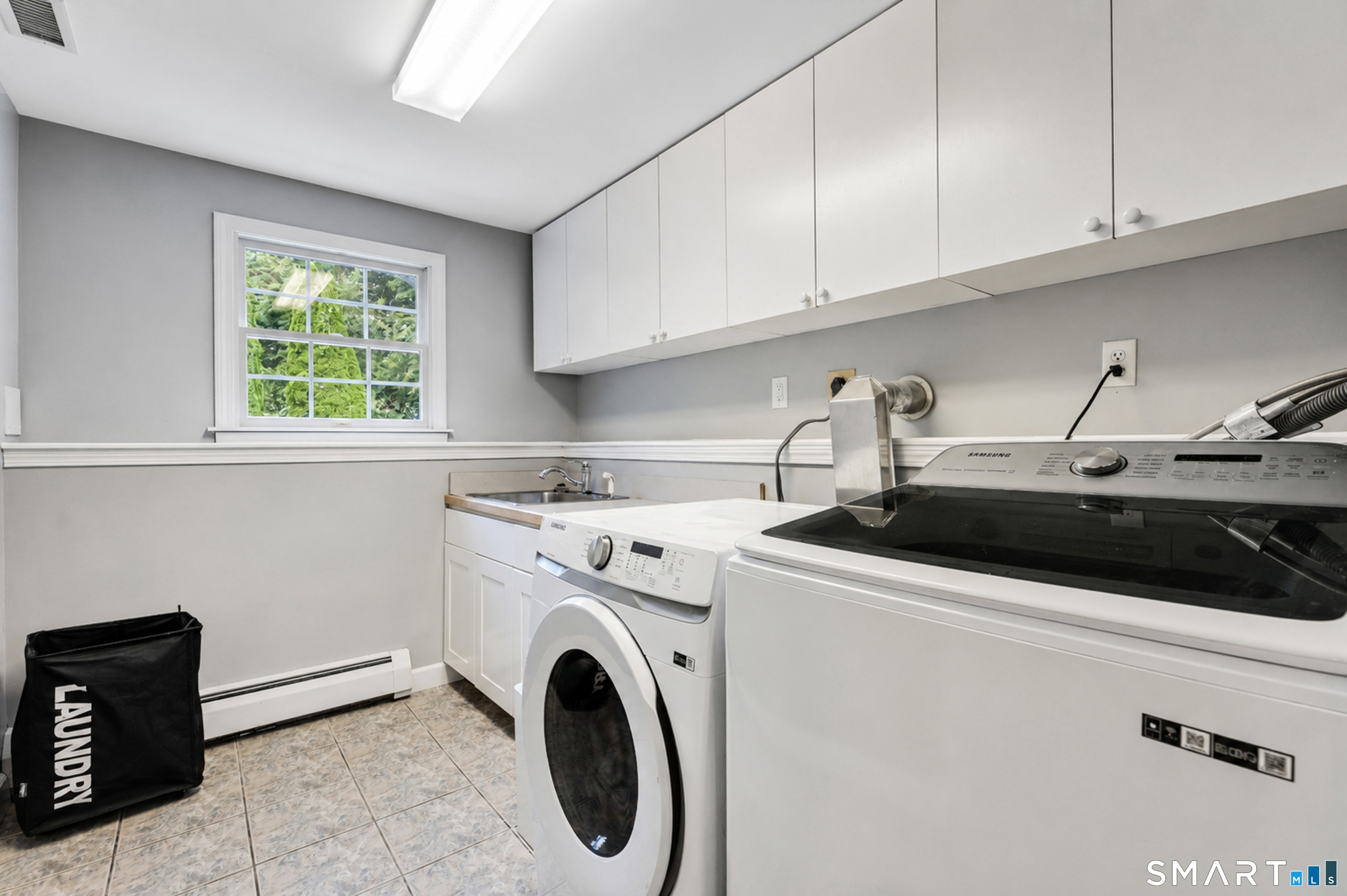 31 Stone Hedge Drive North Haven CT 06473