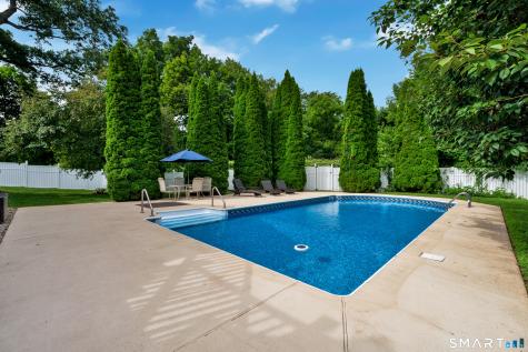 31 Stone Hedge Drive North Haven CT 06473