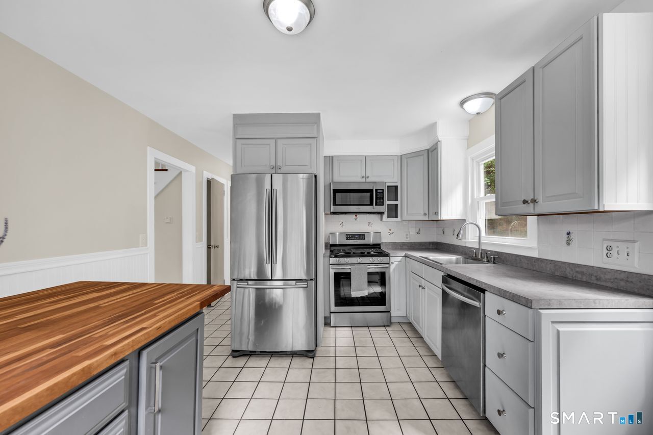 425 Lakeside Road Morris CT 06758