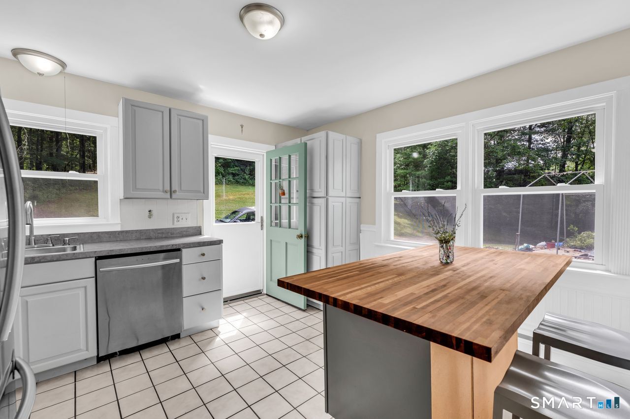 425 Lakeside Road Morris CT 06758