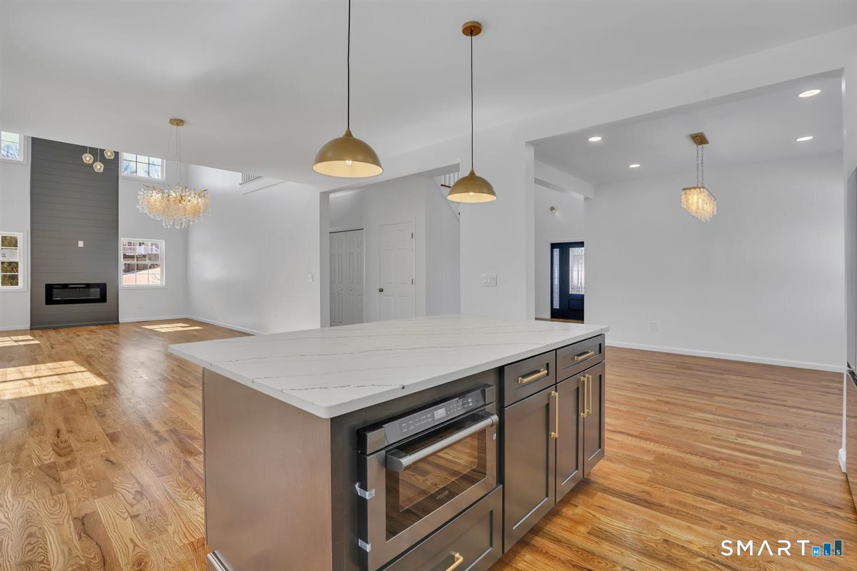 15 Martins Manor Manchester CT 06040