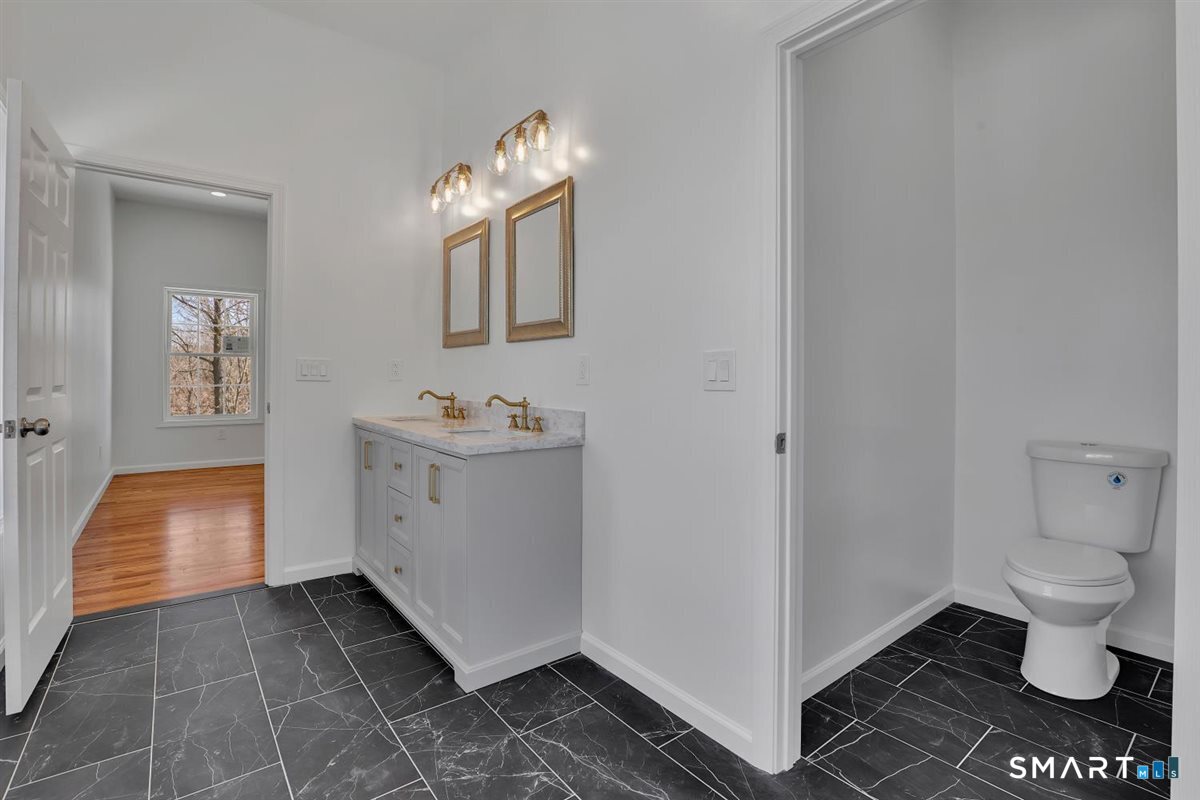 15 Martins Manor Manchester CT 06040