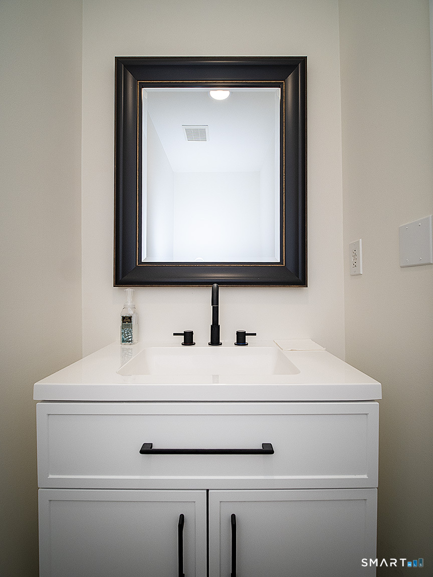 81 Old Stratfield Road Fairfield CT 06825