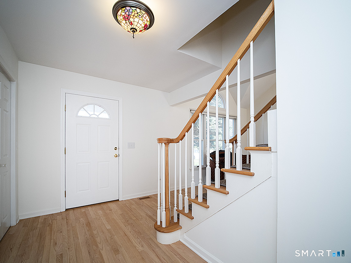 81 Old Stratfield Road Fairfield CT 06825