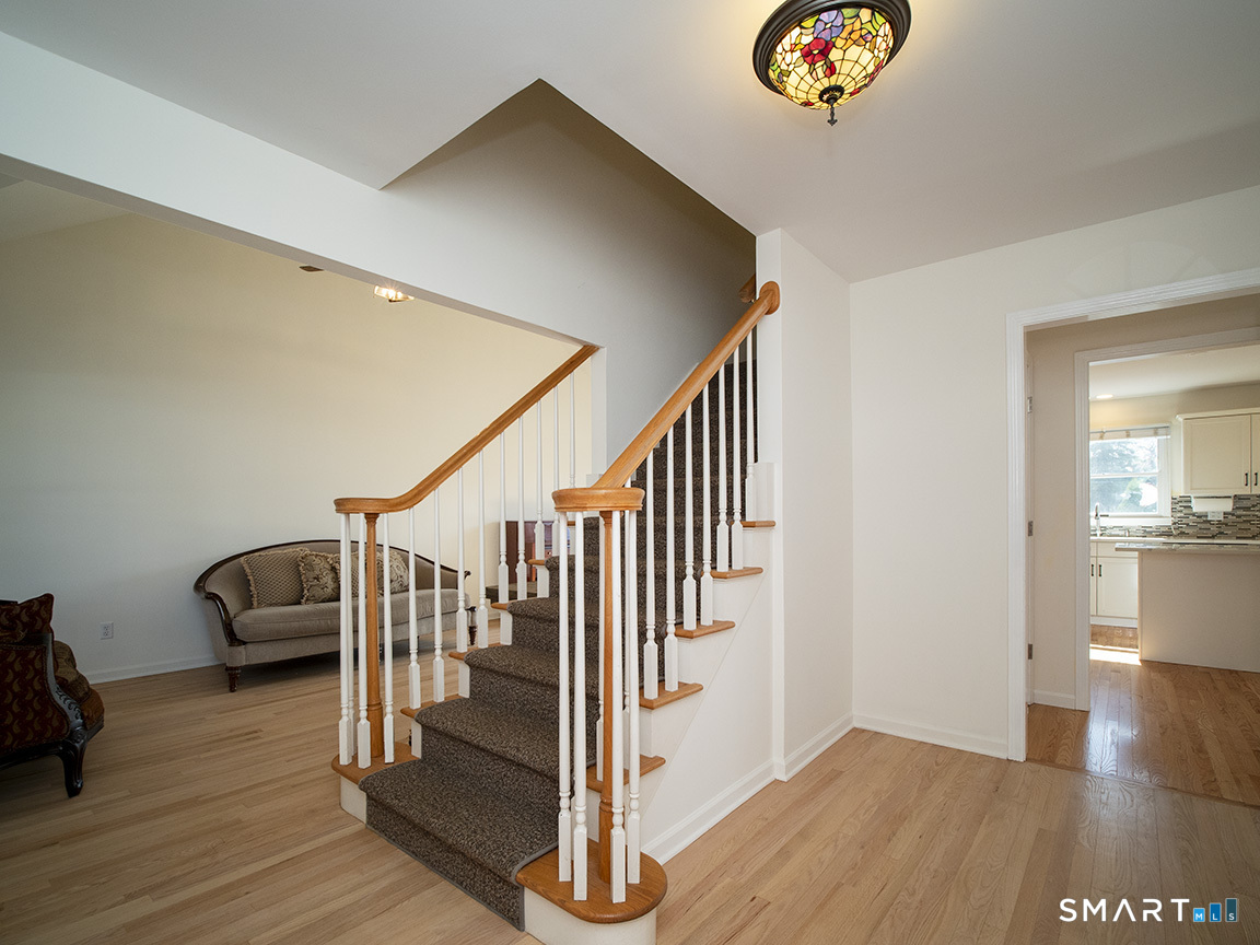 81 Old Stratfield Road Fairfield CT 06825