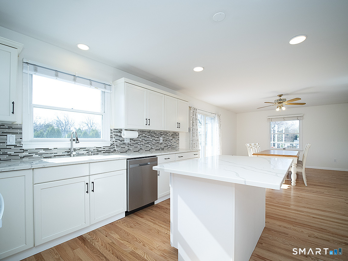 81 Old Stratfield Road Fairfield CT 06825