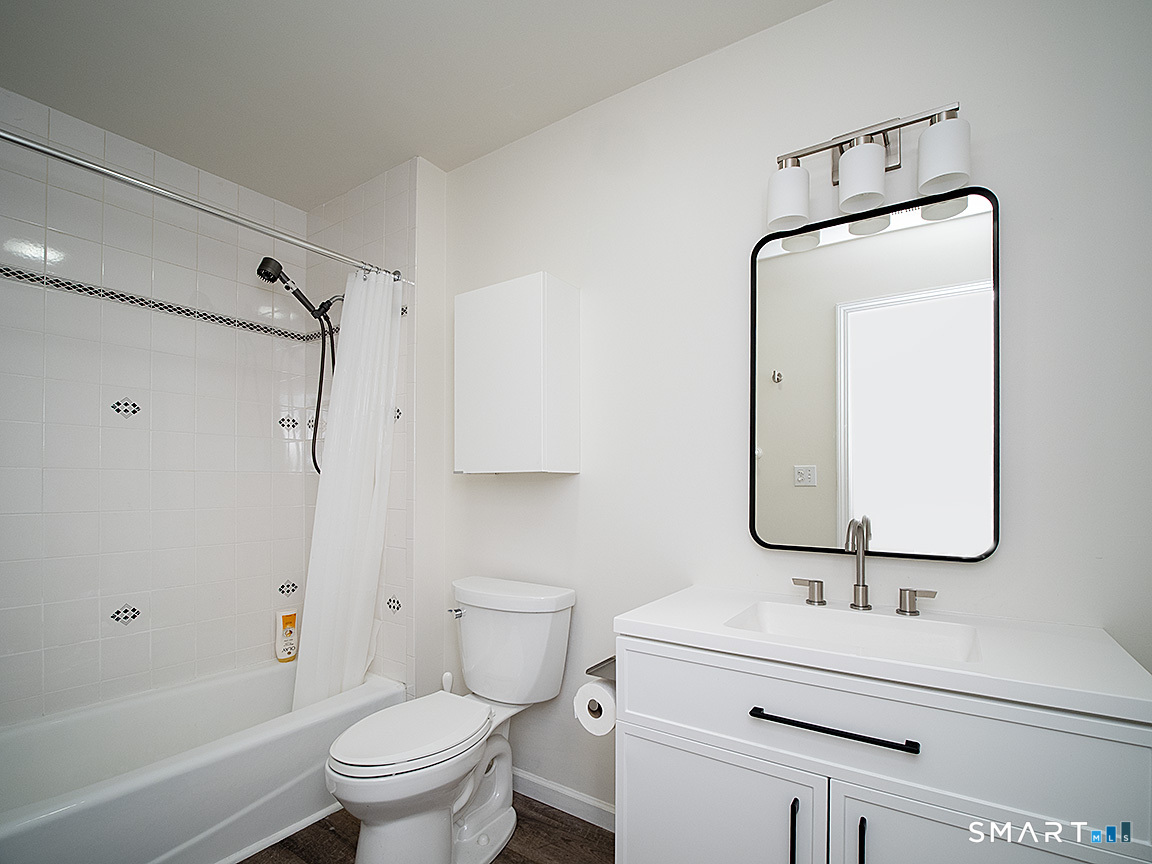 81 Old Stratfield Road Fairfield CT 06825