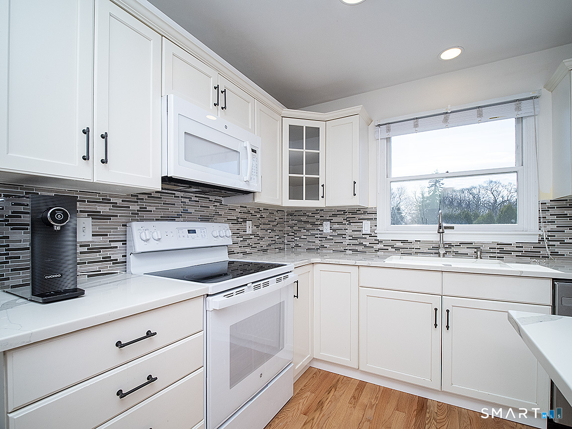 81 Old Stratfield Road Fairfield CT 06825