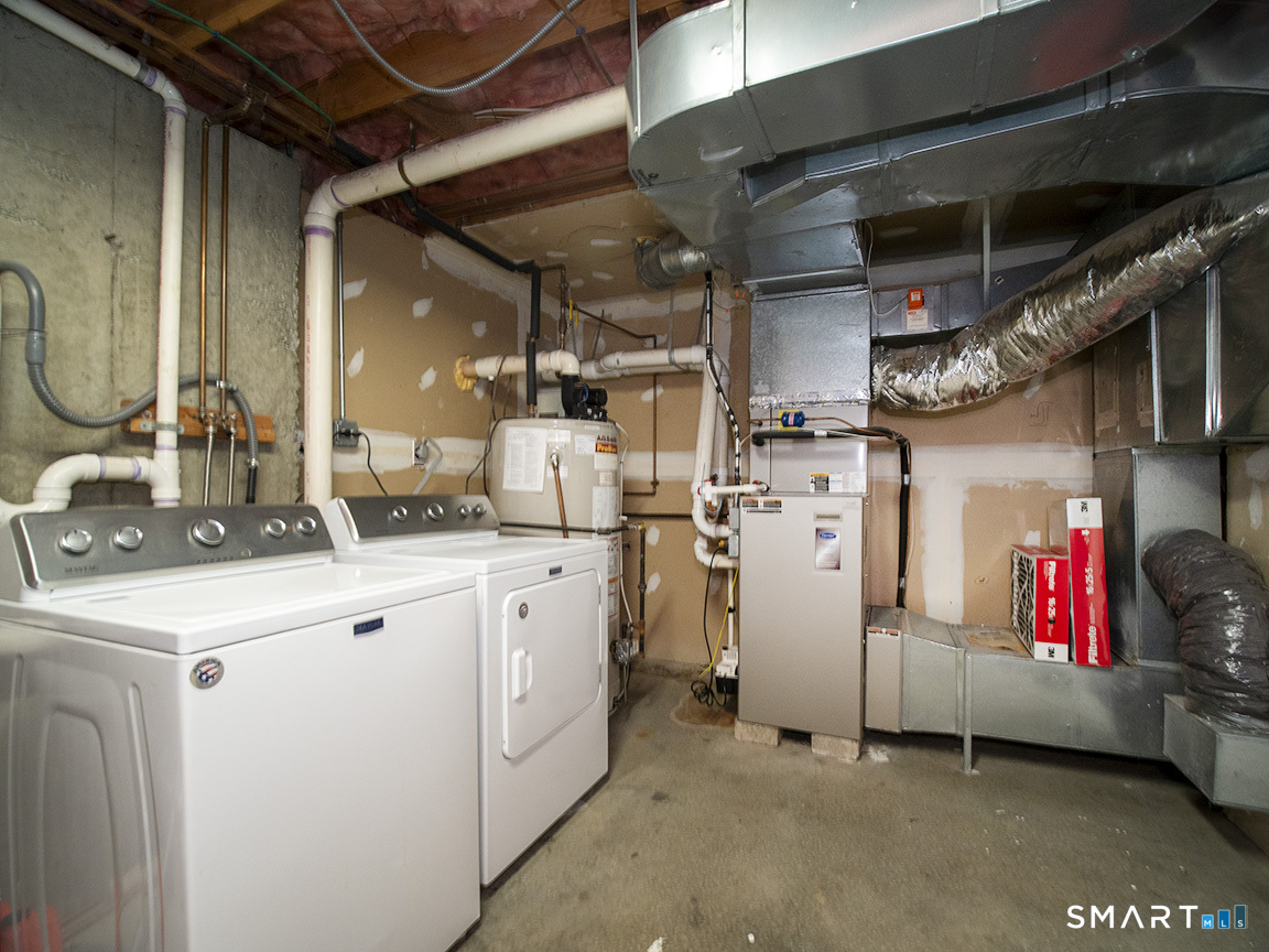 81 Old Stratfield Road Fairfield CT 06825