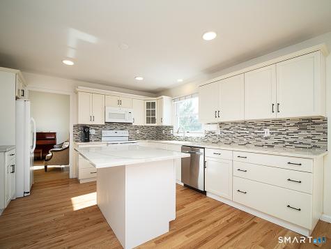 81 Old Stratfield Road Fairfield CT 06825