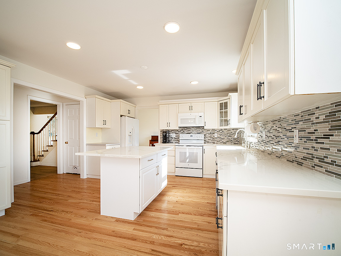 81 Old Stratfield Road Fairfield CT 06825