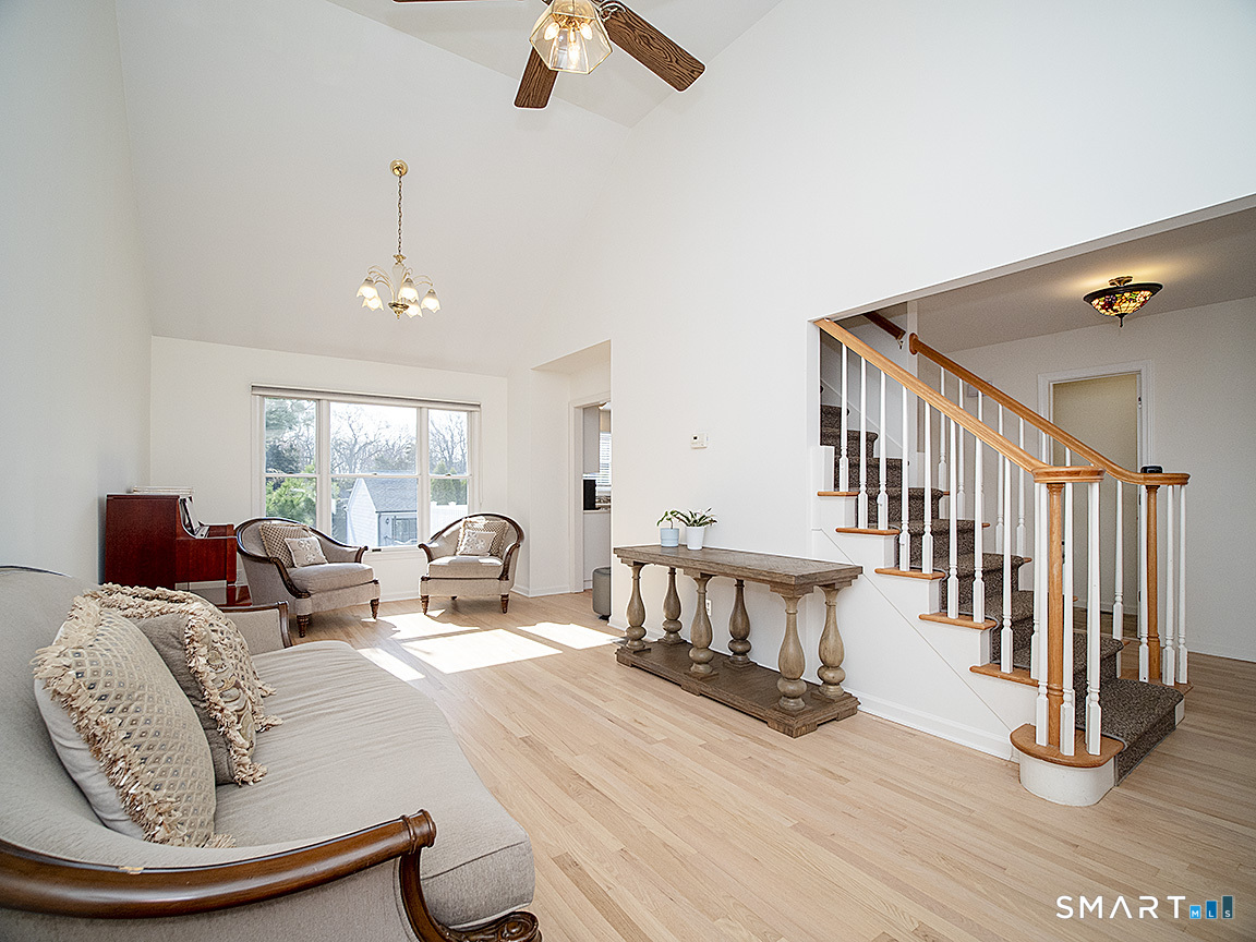 81 Old Stratfield Road Fairfield CT 06825