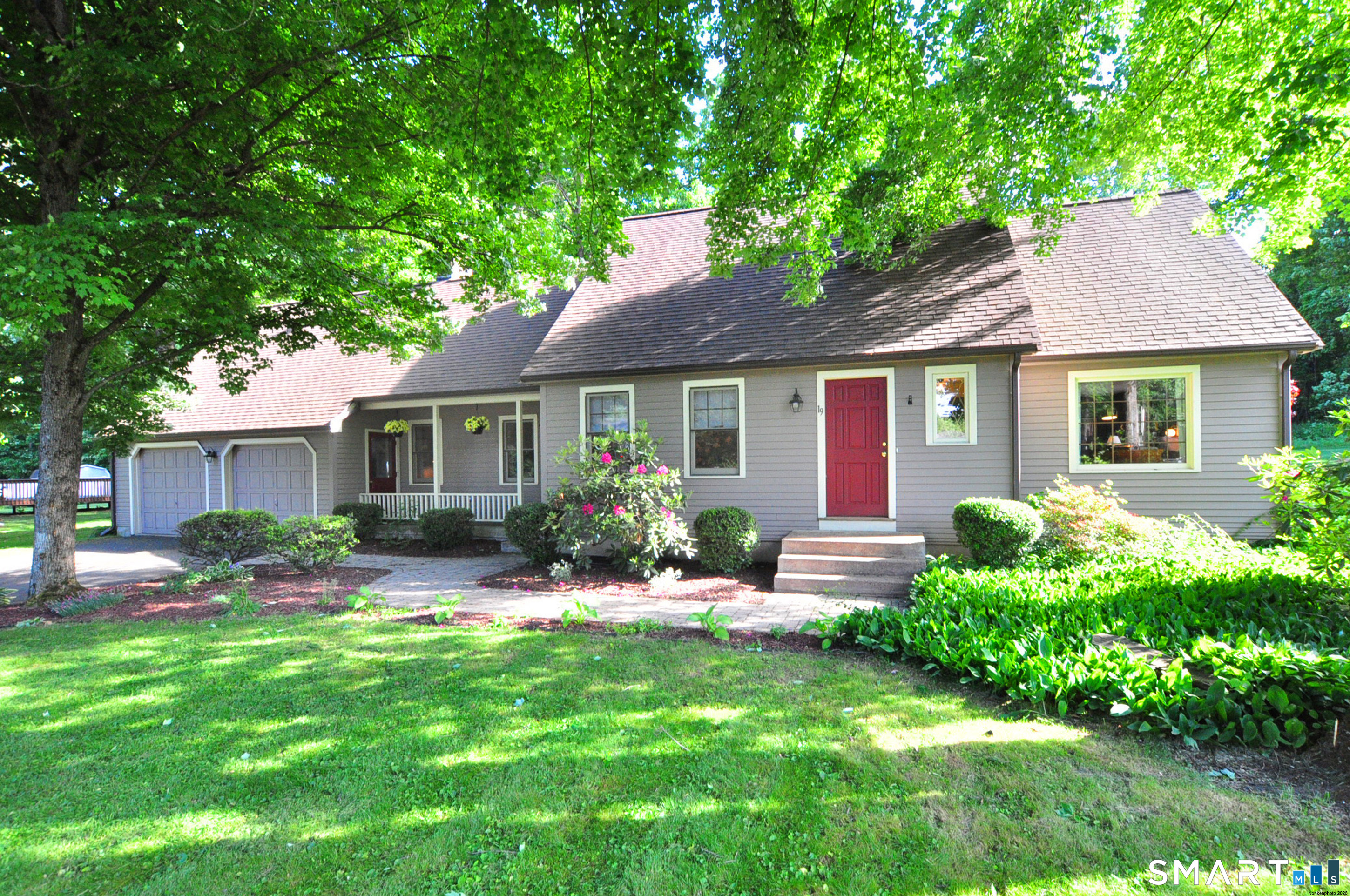 19 Hampden Place Windsor CT 06095