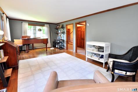 19 Hampden Place Windsor CT 06095