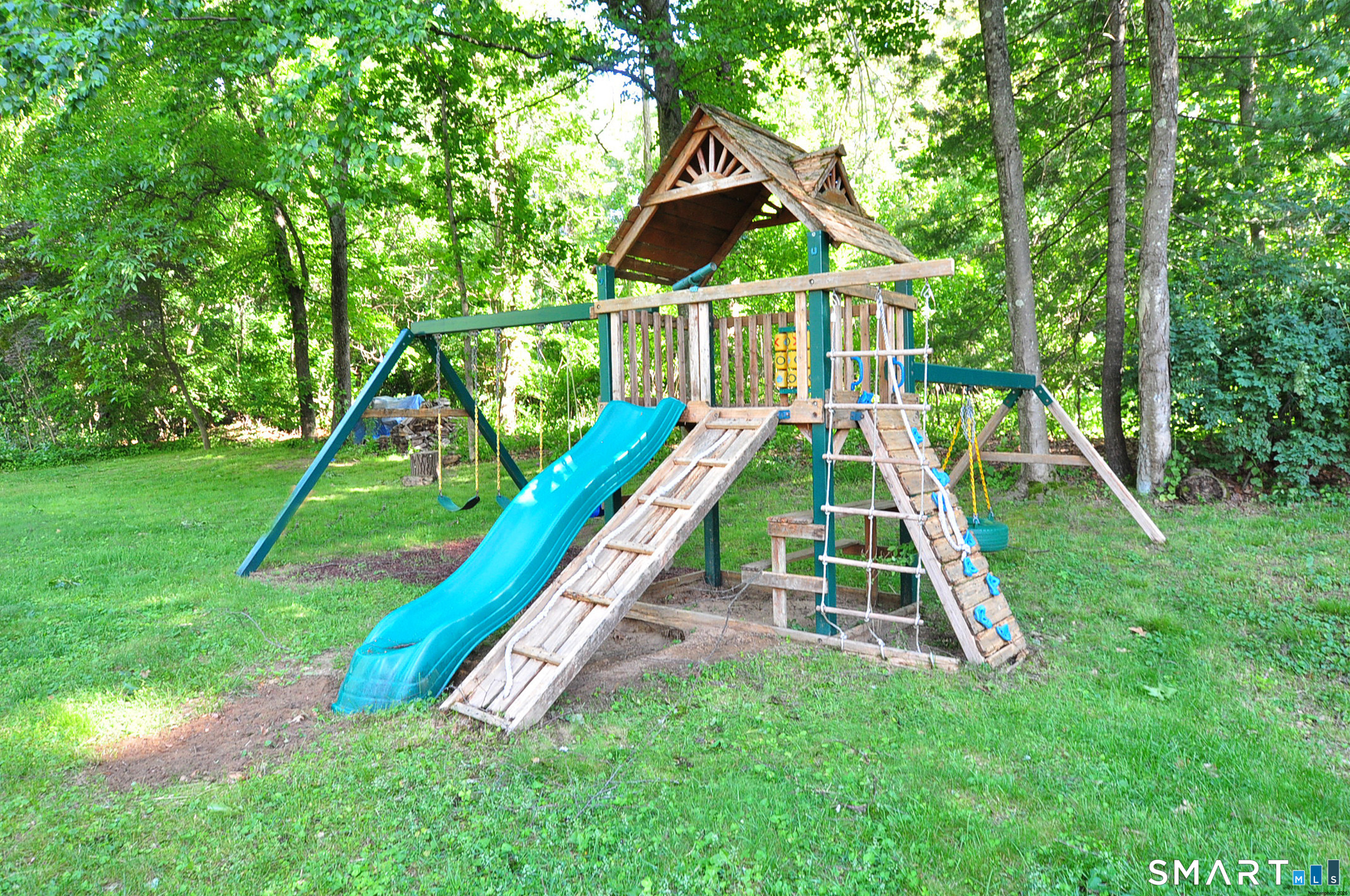 19 Hampden Place Windsor CT 06095