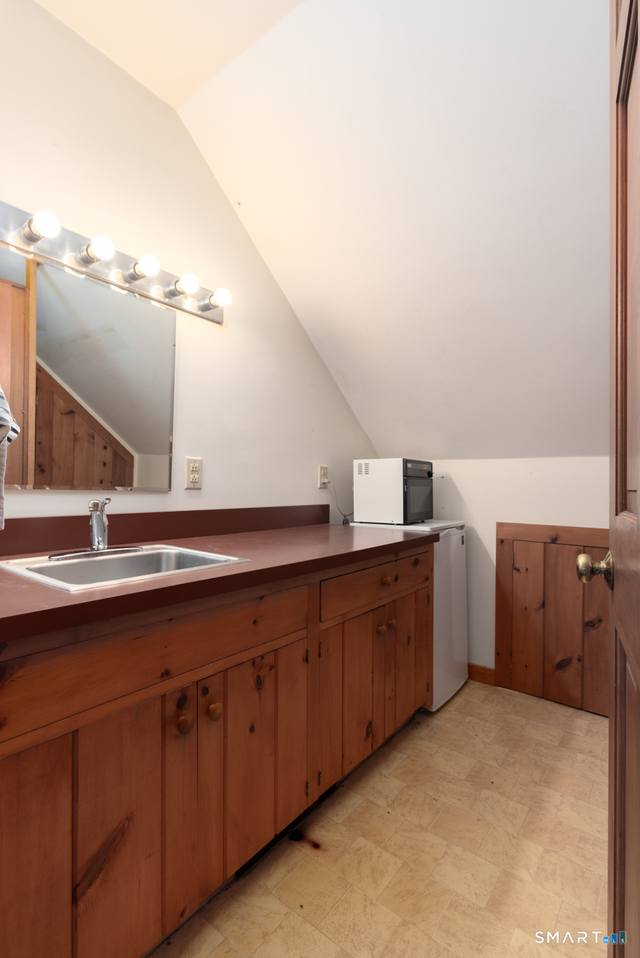 802 Charcoal Avenue Middlebury CT 06762