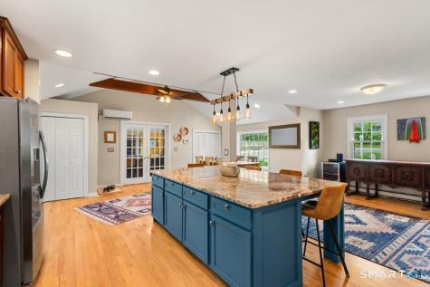28 Oak Grove Road Brookfield CT 06804