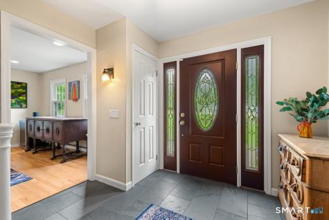 28 Oak Grove Road Brookfield CT 06804
