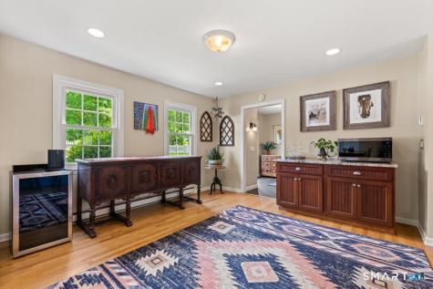 28 Oak Grove Road Brookfield CT 06804