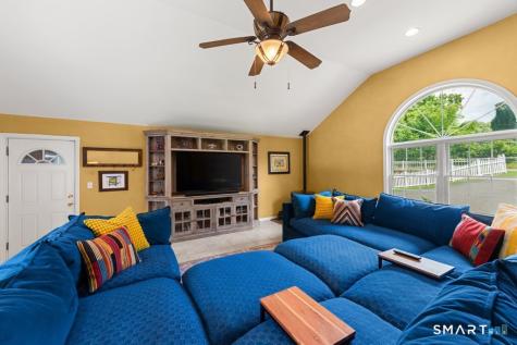 28 Oak Grove Road Brookfield CT 06804