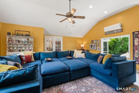 28 Oak Grove Road Brookfield CT 06804
