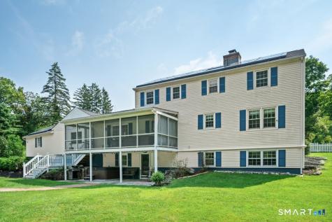 28 Oak Grove Road Brookfield CT 06804