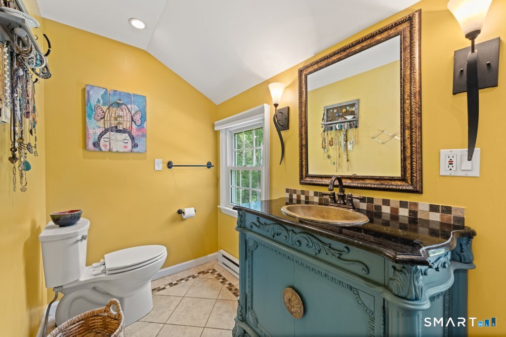 28 Oak Grove Road Brookfield CT 06804