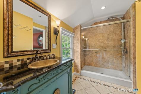 28 Oak Grove Road Brookfield CT 06804