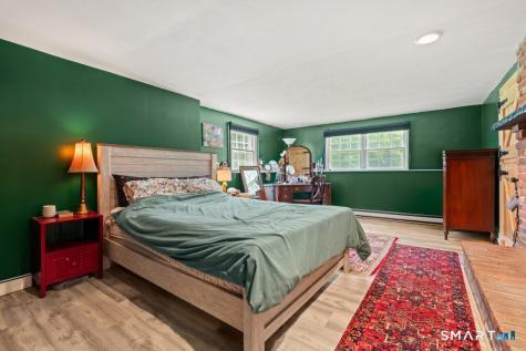 28 Oak Grove Road Brookfield CT 06804