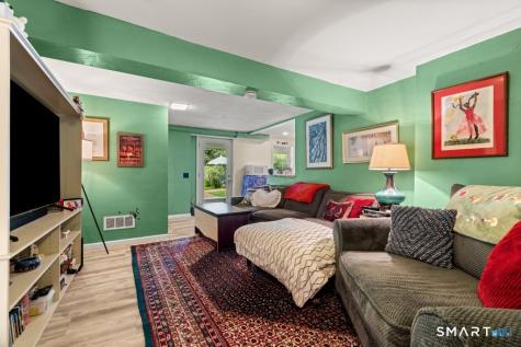 28 Oak Grove Road Brookfield CT 06804