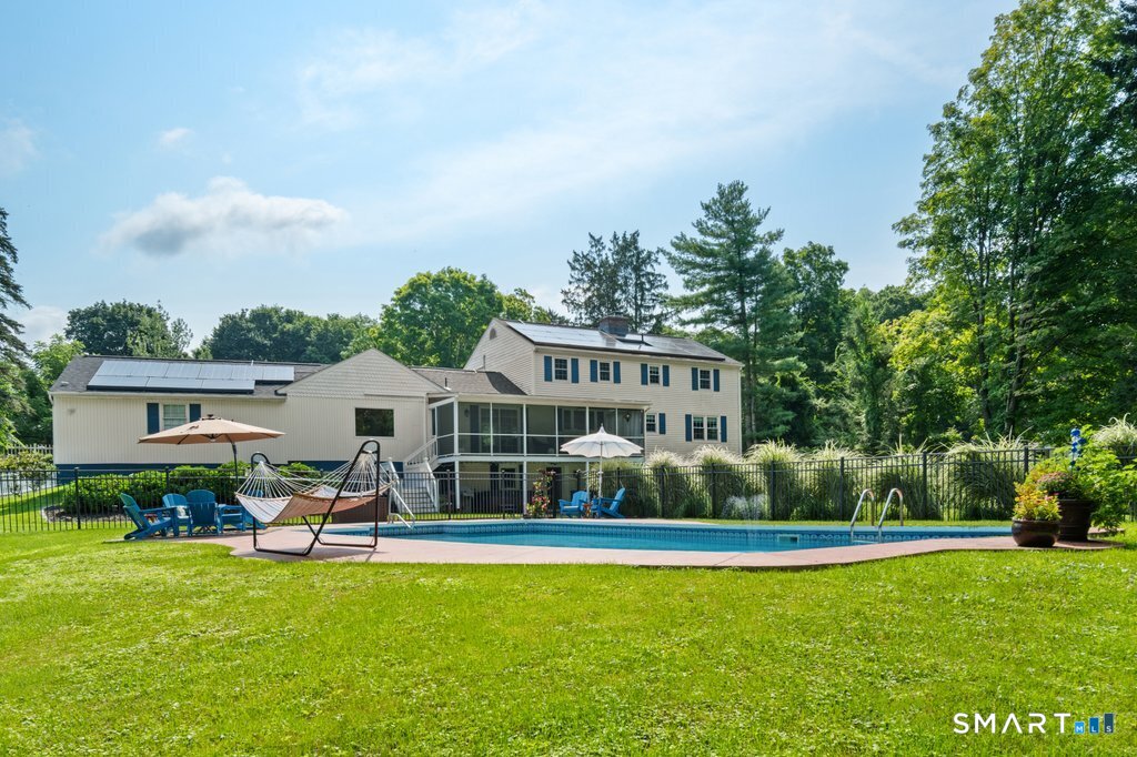28 Oak Grove Road Brookfield CT 06804